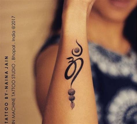 tatuajes hindues para mujer|Tatuajes hindues para mujer y significado del unalome